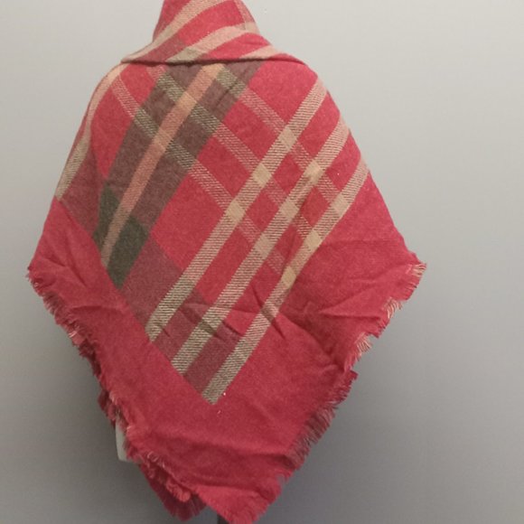 Modena red gold plaid acrylic soft wrap poncho front clasp boho fringe NWT OSFM - Picture 3 of 4